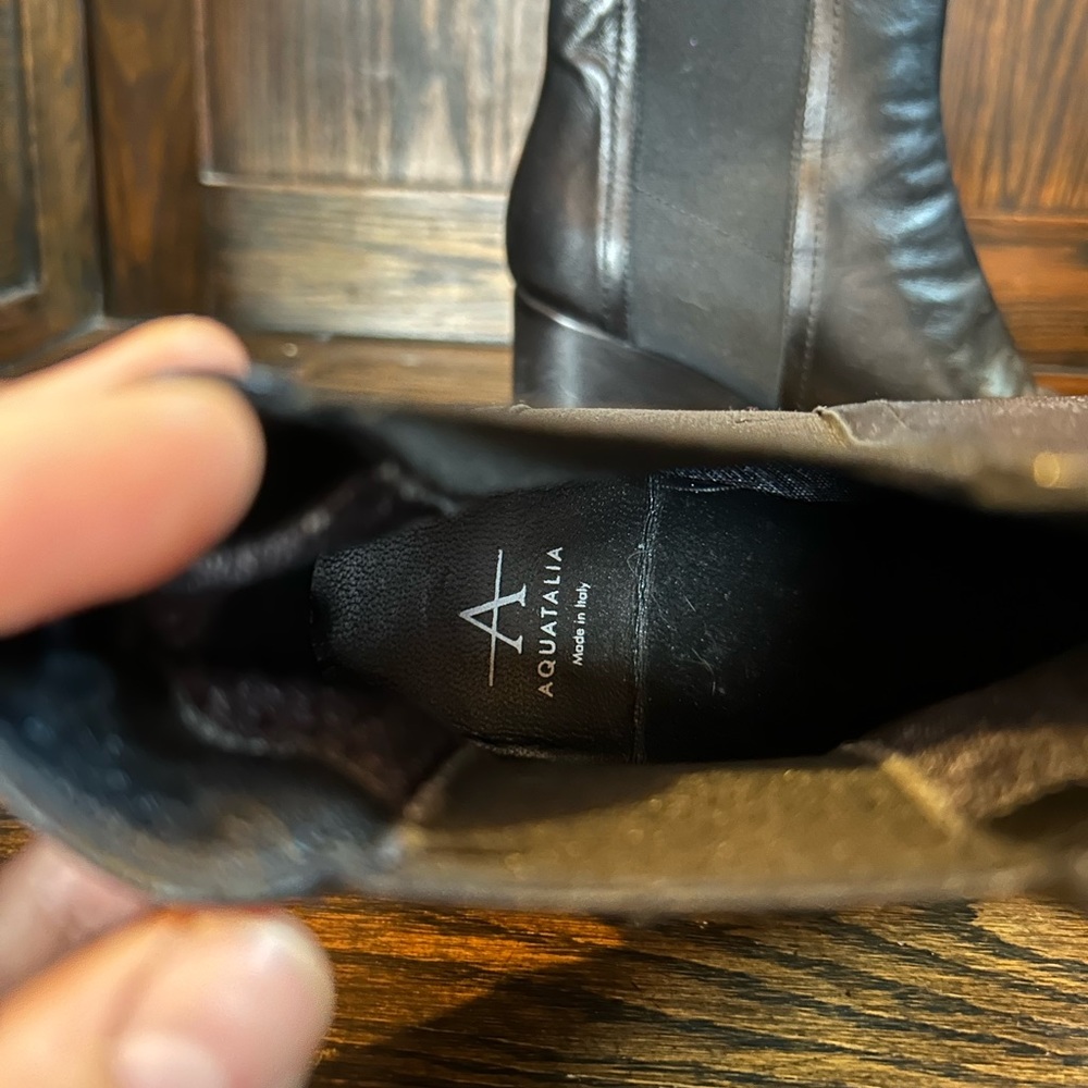 Black leather Aquatalia wedge boots, size 8 - Picture 5 of 6